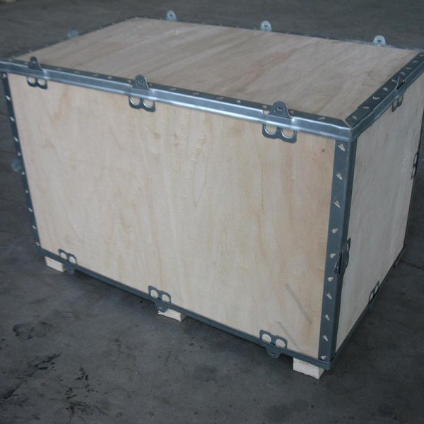 钢带木箱